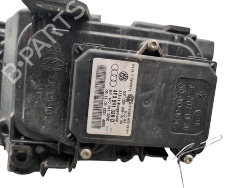 Left headlight AUDI A8 D3 (4E2, 4E8) 3.0 TDI quattro | BP25880936C28 
