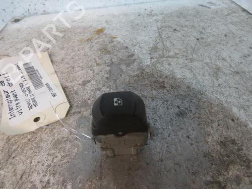 Used Right front window switch RENAULT MEGANE II (BM0/1_, CM0/1_) [2001-2012]  25066851