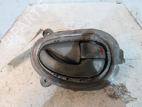 Used Front right interior door handle PEUGEOT 406 (8B) 1.9 TD (90 hp) 25081359