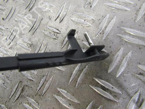 Used Front windshield wiper arm Front windshield wiper arm VW POLO IV (9N_, 9A_) 1.2 12V (64 hp) 25084892 25084892