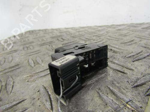 Used Left rear window switch Left rear window switch SUZUKI SWIFT III (MZ, EZ) 1.3 (RS413, ZC11S) (92 hp) 25095620 25095620