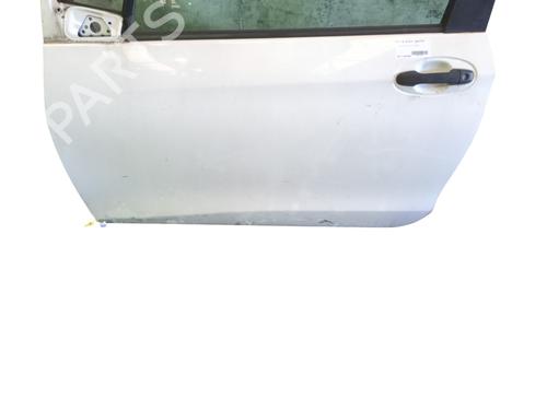 Used Left front door Left front door TOYOTA YARIS (_P13_) 1.4 D (NLP130_, NLP130) (90 hp) 32145470 32145470