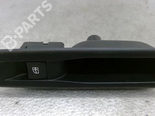 Used Right rear window switch Right rear window switch RENAULT MEGANE III Hatchback (BZ0/1_, B3_) 1.5 dCi (BZ0C) (90 hp) 10581833 10581833