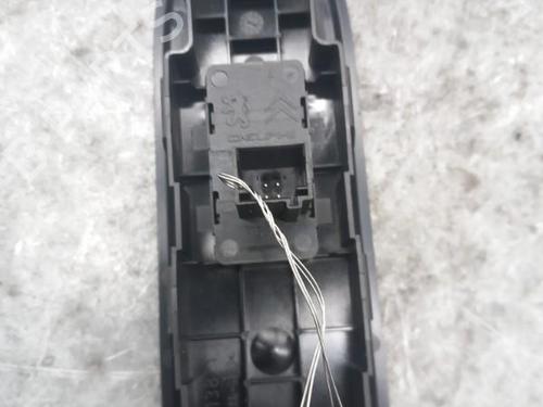 Used Right front window switch Right front window switch PEUGEOT 308 I (4A_, 4C_) 1.6 16V (120 hp) 25074841 25074841