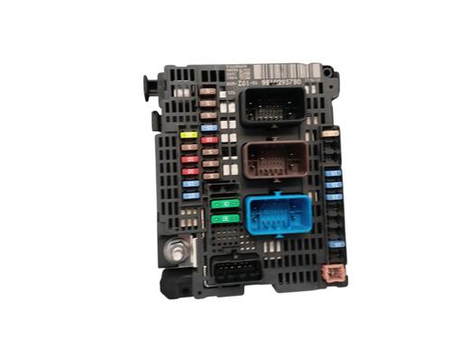 Used Fuse box Fuse box PEUGEOT 308 II (LB_, LP_, LW_, LH_, L3_) 1.2 THP 110 (110 hp) 34358764 34358764