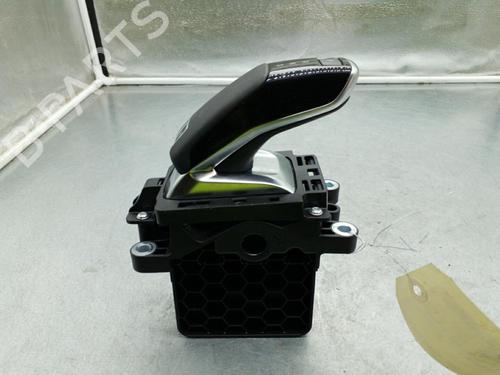 Used Gear lever PEUGEOT 3008 II SUV (MC_, MR_, MJ_, M4_) 1.2 THP/ PureTech 130 (MRHNSM, MRHNSU, MRHNSJ, MRHNYW,... (131 hp) 25104389