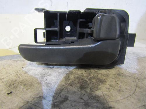 Used Front right interior door handle NISSAN X-TRAIL I (T30) 2.2 dCi 4x4 (136 hp) 25064298