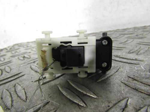 Used Right front window switch Right front window switch MERCEDES-BENZ C-CLASS T-Model (S203) C 200 CDI (203.207) (122 hp) 25108496 25108496