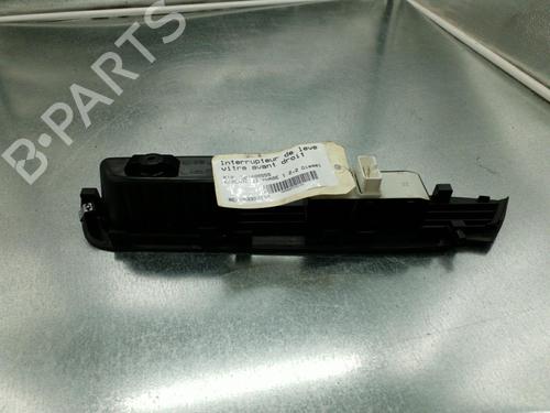 Used Right front window switch Right front window switch KIA SORENTO II (XM) 2.2 CRDi 4WD (197 hp) 25105012 25105012