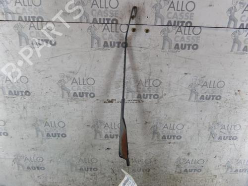 Used Front windshield wiper arm RENAULT CLIO I (B/C57_, 5/357_) 1.9 D (B/C/S576, B/C/S57L) (64 hp) 25097307