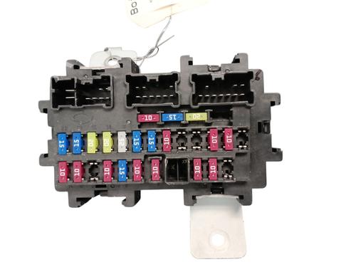 Used Fuse box Fuse box RENAULT KOLEOS I (HY_) 2.0 dCi (HY0K) (150 hp) 33889294 33889294