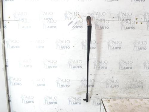 Used Front windshield wiper arm PEUGEOT 407 (6D_) 2.0 HDi 135 (6DRHRH, 6DRHRE, 6DRHRG, 6DRHRJ) (136 hp) 25086880