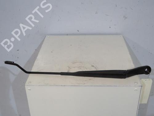 Used Front windshield wiper arm NISSAN MICRA III (K12) 1.4 16V (88 hp) 25086177