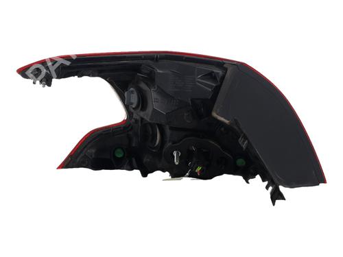 Used Right taillight Right taillight PEUGEOT 308 II (LB_, LP_, LW_, LH_, L3_) 2.0 BlueHDi 150 (150 hp) 40271748 40271748