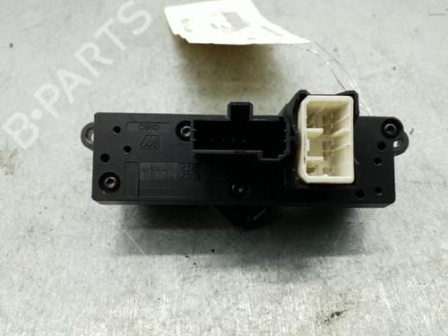 Used Warning switch ALFA ROMEO 159 Sportwagon (939_) 2.4 JTDM (939BXD1B, 939BXD12) (200 hp) 25063040
