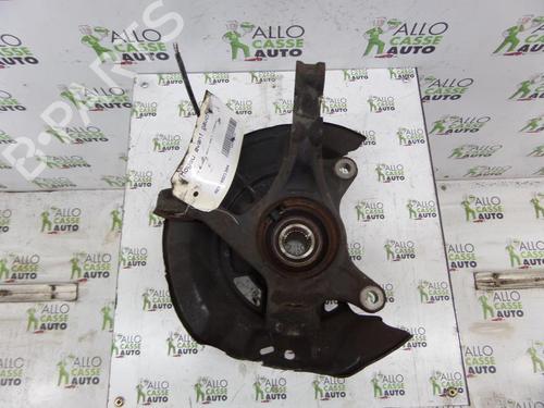 Used Left front steering knuckle TOYOTA YARIS (_P9_) 1.33 VVT-i (NSP90_, NSP90R) (100 hp) 25097555
