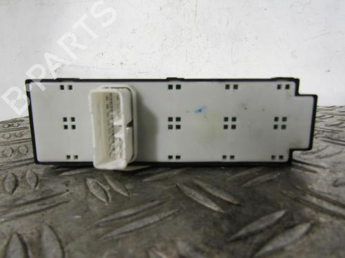 Used Left front window switch Left front window switch HYUNDAI i10 I (PA) 1.1 CRDi (75 hp) 25084561 25084561