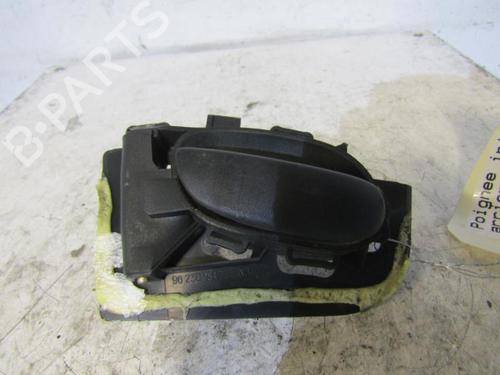Venstre bak invendig håndtak PEUGEOT 206 SW (2E/K) 1.1 (60 hp) 25064427