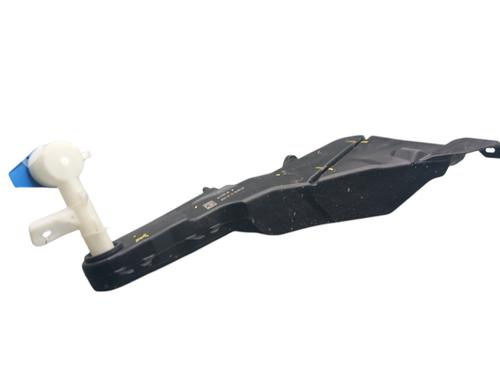 Used Windscreen washer tank PEUGEOT 308 SW III (FC_, FJ_, FR_, F4_, FN_) BlueHDi 130 (FCYHZL, FCYHZT) (131 hp) 25100369