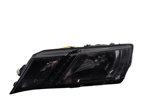 Used Left headlight SKODA OCTAVIA III Combi (5E5, 5E6) 2.0 TDI (150 hp) 30129482