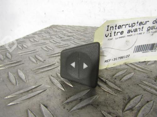 Used Left front window switch Left front window switch FIAT PANDA (169_) 1.3 D Multijet (169AXG1A, 169AXD1A) (75 hp) 10589536 10589536