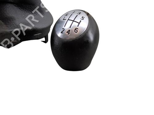 Pommeau de levier de vitesses DACIA DUSTER (HS_) 1.5 dCi (86 hp) 30677143