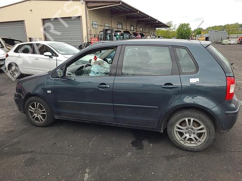 Windscreen washer tank VW POLO (9N_, 9A_) 1.2 12V | BP25110468C113 