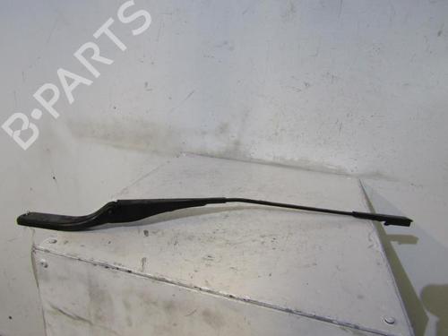 Used Front windshield wiper arm BMW 1 (E87) 118 d (143 hp) 25111807