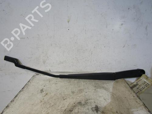 Used Front windshield wiper arm HYUNDAI i30 (FD) 1.6 CRDi (90 hp) 25106886