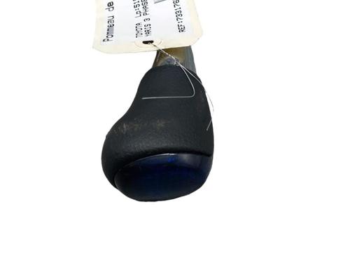 Used Gear lever TOYOTA YARIS (_P13_) 1.5 Hybrid (NHP130_, NHP130) (101 hp) 25076146