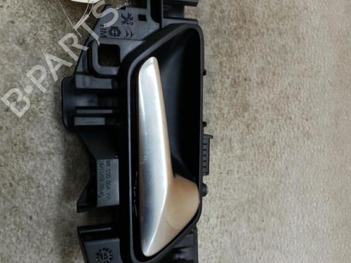Used Rear right interior door handle Rear right interior door handle 25067815 25067815
