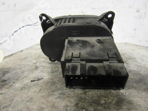 switch-ford-transit-connect-p65_-p70_-p80_-2002-25113830 main image