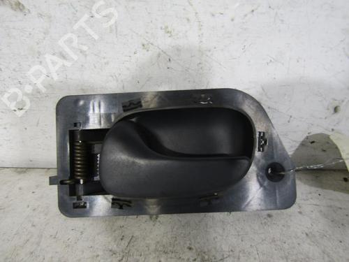 Used Front left interior door handle RENAULT LAGUNA I Grandtour (K56_) 2.2 dT (K569) (113 hp) 25096373
