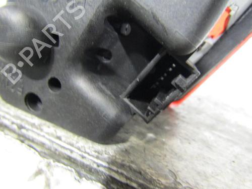 right-tailgate-light-bmw-3-touring-e46-1999-2000-2001-2002-2003-2004-2005-25085461 main image