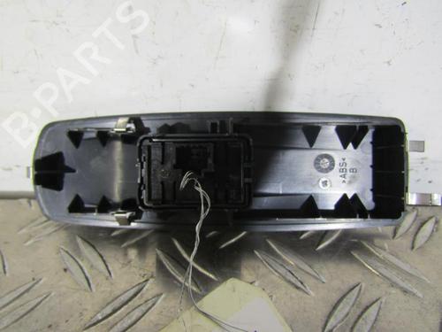 Used Right front window switch RENAULT LAGUNA III (BT0/1) 1.5 dCi (BT00, BT0A, BT0T, BT1J) (110 hp) 25069620