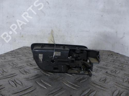 Used Front left interior door handle TOYOTA COROLLA Verso (ZER_, ZZE12_, R1_) 2.2 D-4D (AUR10_, AUR10R) (136 hp) 25091108