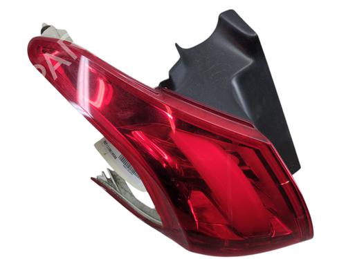 Venstre baglygte PEUGEOT 2008 I (CU_) 1.2 VTi (82 hp) 31270445