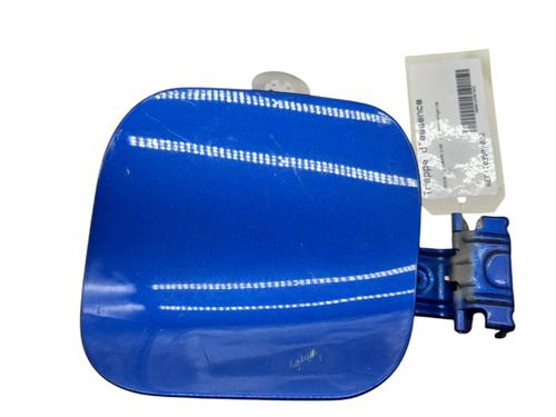 fuel-flap-toyota-c-hr-_x1_-2016-25055951 main image