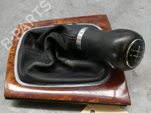 Used Shift knob Shift knob AUDI A3 Sportback (8PA) 1.6 TDI (90 hp) 25077332 25077332