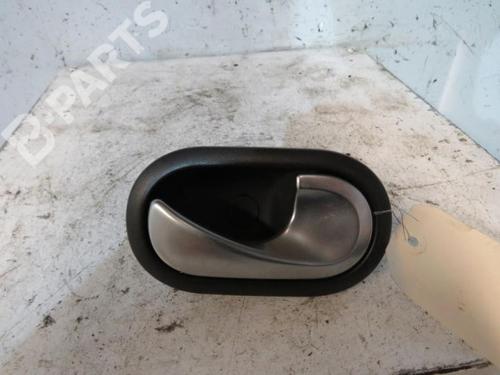 Used Front right interior door handle Front right interior door handle RENAULT CLIO III (BR0/1, CR0/1) 1.5 dCi (BR17, CR17) (86 hp) 10607647 10607647