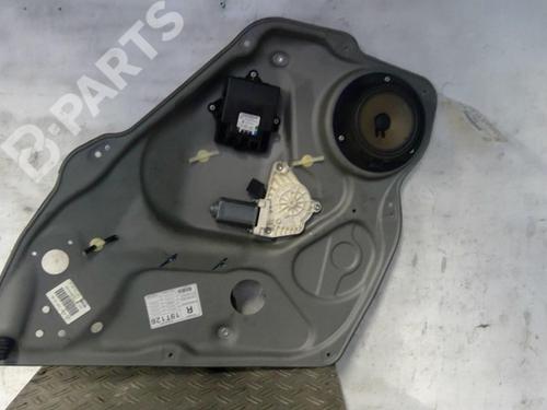 Used Rear right window mechanism Rear right window mechanism MERCEDES-BENZ B-CLASS Sports Tourer (W245) B 180 CDI (245.207) (109 hp) 10582807 10582807