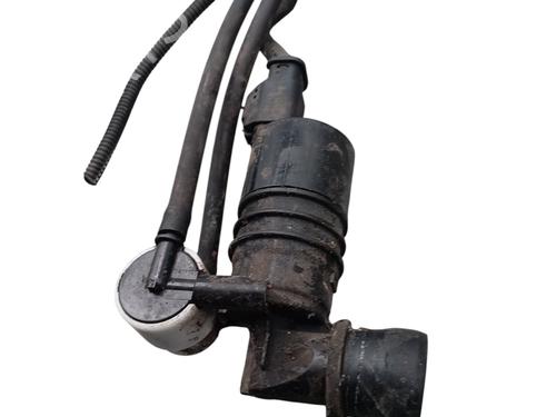 Used Washer pump Washer pump PEUGEOT 5008 (0U_, 0E_) 2.0 HDi 150 / BlueHDi 150 (150 hp) 32780157 32780157