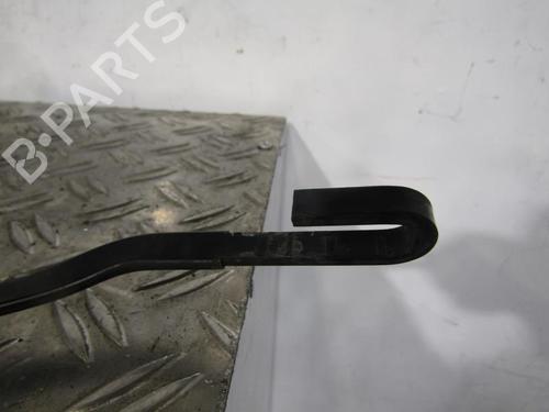 Used Rear windshield wiper arm Rear windshield wiper arm 25095931 25095931