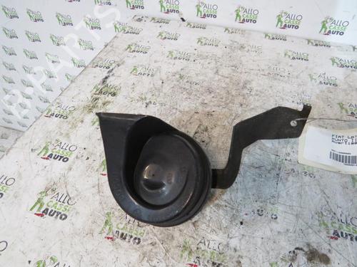 Used Horn FIAT PUNTO (188_) 1.9 DS 60 (188.031, .051, .231, .251) (60 hp) 25086509