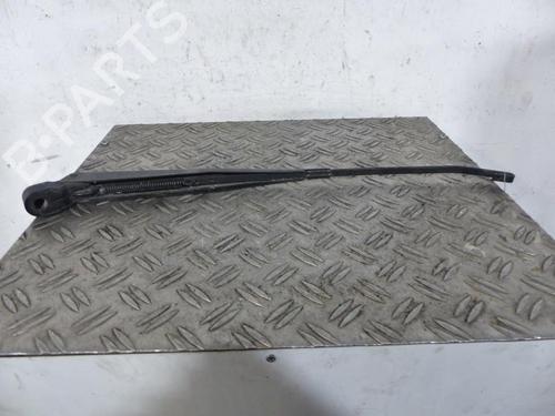 Used Front windshield wiper arm NISSAN TERRANO II (R20) 3.0 Di 4WD (154 hp) 25065570