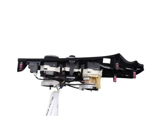 Used Climate control TOYOTA YARIS (_P13_) 1.3 (NSP130_, NSP130) (99 hp) 30819969