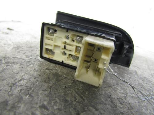 Used Left rear window switch HYUNDAI TRAJET (FO) 2.0 CRDi (113 hp) 25085514