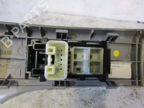 Used Right front window switch Right front window switch TOYOTA YARIS (_P9_) 1.4 D-4D (NLP90_, NLP90R) (90 hp) 25090132 25090132