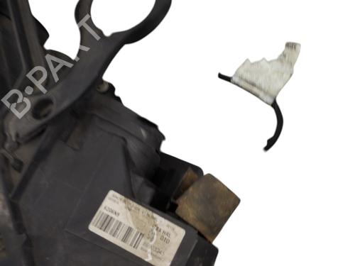 Right headlight PEUGEOT 5008 (0U_, 0E_) 2.0 HDi 150 / BlueHDi 150 | BP32113586C29