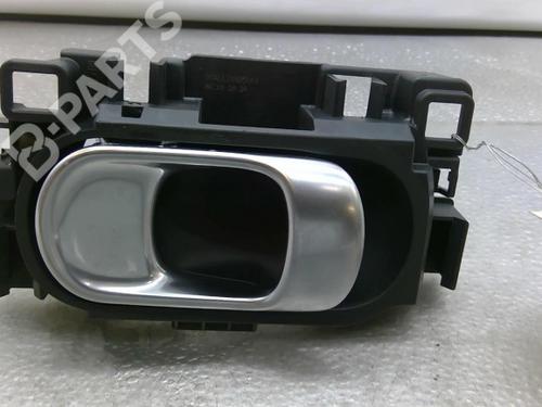 Used Rear right interior door handle Rear right interior door handle CITROËN C3 / C3 ORIGIN III (SX) 1.2 PureTech 82 (83 hp) 10582147 10582147